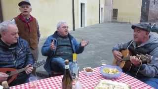 Canto popolare in dialetto bresciano a Cigole Brescia Sagra di San Martino [upl. by Adnavoj664]