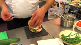 Club Sandwich met Kip en Selleriesalade [upl. by Borden]