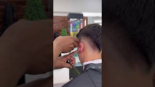 Corte degradado en V para hombre [upl. by Clareta483]