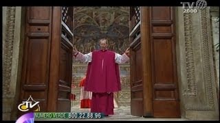 Conclave il Maestro delle Celebrazioni Liturgiche Pontificie ordina quotextra omnesquot [upl. by Otinauj]