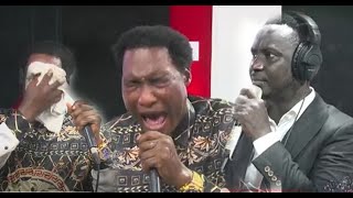 Aww Watch How Apostle Paul Oko Hackman Cries 😭😭In Worship You Cant Control Yourself [upl. by Conrado482]