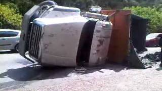 Accidente en la autopista Caracas Guarenas [upl. by Ibor770]