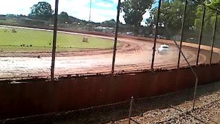 Kingaroy Speedway practice September 25th 2016  Fj holden saloon car [upl. by Wittie]