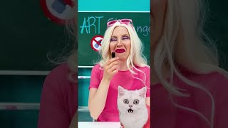 ¡La maestra rompió su lápiz labial favorito 🙀🙀💄 El gatito está en shock 🙀 reacción [upl. by Acysej935]