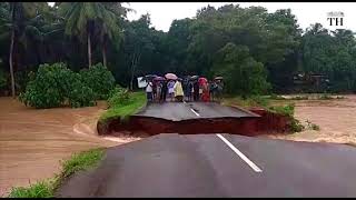 Kerala road cavein as flood water rushes in [upl. by Wessling]