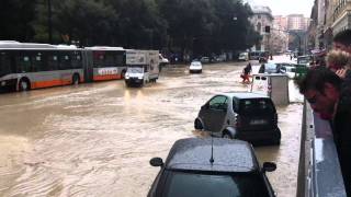 alluvione Genova Brignole 4 novembre 2011 [upl. by Aynat412]