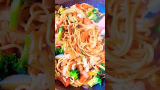 Easy Chicken Lo Mein Recipe  Quick amp Delicious Weeknight Dinner [upl. by Tiena]