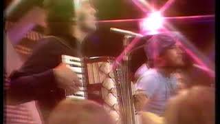 Gallagher amp Lyle  Heart On My Sleeve  Top Of The Pops  Thursday 17 June 1976 [upl. by Lianna]