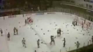 1987 World Junior Hockey Championship Canada vs Russia FIGHT [upl. by Akived]