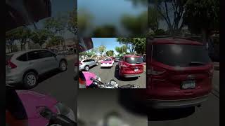 Chocó con un taxi por pelear con un motociclista [upl. by Sueddaht]