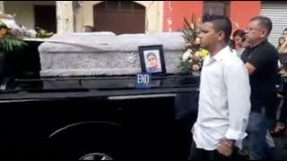 Familiares y amigos despiden a joven que murió exiliado en Costa Rica [upl. by Aicelav614]