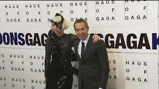 Gaga gives new album Applause arty outing with Koons in tow  le mag [upl. by Frost]