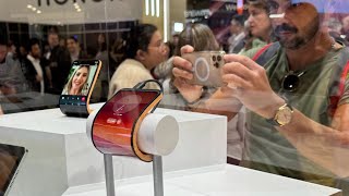 Motorola Adaptive Display la MWC 2024 Transformarea uimitoare din telefon în brățarăsmartwatch [upl. by Song]