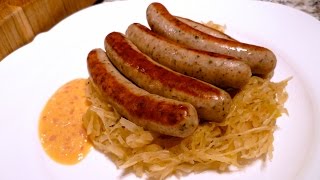 Bratwurst mit Sauerkraut und Zwiebelsenf [upl. by Heywood]