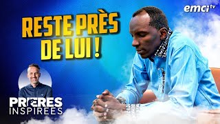 Reste près de Lui   Prières inspirées  Chris Ndikumana [upl. by Anelad152]