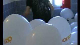 Some fun  Luftballons Platzen fast ballon knallen [upl. by Ellehcram]