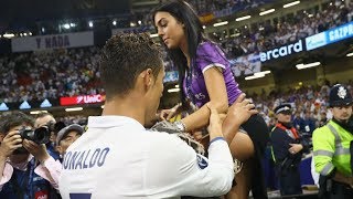 Cristiano Ronaldo celebrates on pitch with his girlfriend Georgina Rodriguez [upl. by Painter]