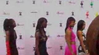 FALLY ET SHAGGY SUR TAPIS ROUGE A NEW YORK AVEC GI amp ANITA1 [upl. by Aznerol765]