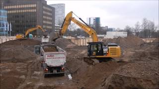 Bagger CAT LKW beladen Baustelle und glatter Untergrund [upl. by Fay43]