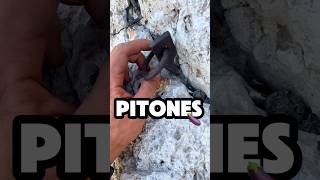 Como funcionan los pitones en la escalada 🧗‍♀️ [upl. by Ettari]