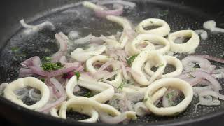 Como Preparar Calamares Encebollados  CocinaTv por Juan Gonzalo Angel [upl. by Kcirdef]