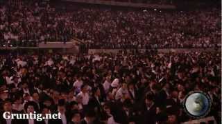 93000 Jews Dancing at Siyum Hashas [upl. by Stefanac]