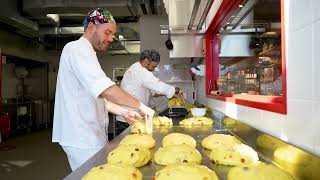 Dall’antica ricetta del nonno pasticcere rinasce il panettone di sola uvetta [upl. by Dorena138]