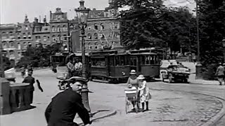 1920 Het verkeer in Amsterdam een verkeersfilm van de ANWB  oude filmbeelden [upl. by Bocyaj4]