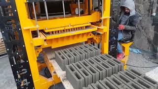 CONCRETE HOLLOW BLOCK MAKING MACHINE  HIGH QUALITY PAVINGCURBSTONE 905326382935 [upl. by Leipzig948]