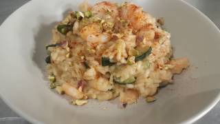 S1 Ep1 Risotto crevettes et courgettes [upl. by Sedda]