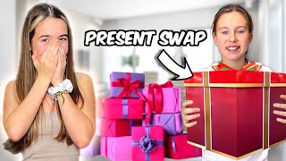 £300 CHRISTMAS PRESENT SWAP With MY BEST FRIEND ft The3Halls [upl. by Therine924]