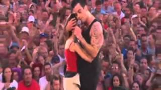 Robbie Williams live at Knebworth Come Undone [upl. by Coppock127]