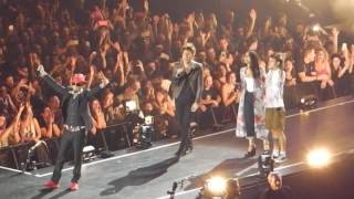 Jax amp Fedez con Levante Stash LIVE Assenzio  Intro  Concerto Forum Assago 14417  TESTO [upl. by Noakes]