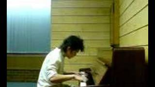 My friend playing piano 好心分手  卢巧音王力宏 [upl. by Davison347]