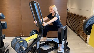 Träna rumpan med TECHNOGYM Standing Abductor [upl. by Hube]