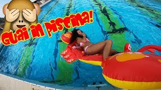 Mi Buttano in PISCINA  Vacanza 2° giorno  VLOG [upl. by Ellezaj95]