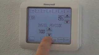 Klokprogramma instellen Chronotherm Touch Modulation  Honeywell Home [upl. by Dloraj]