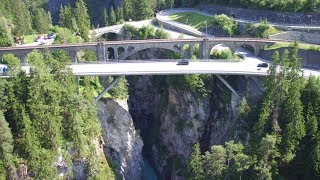 Flugaufnahme vom Soliser Viadukt der Schinschlucht und dem Stausee Solis [upl. by Elin950]