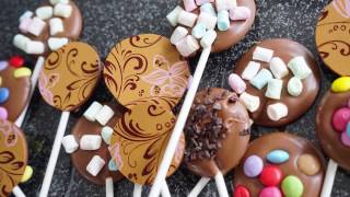 Einfache Schokoladen Lollies  Schoki am Stil  DIY Schoko Lutscher  Kuchenfee [upl. by Novahc955]