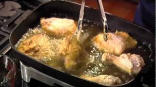 How to cook delicious easy traditional Southern fried chicken [upl. by Nyliuqcaj]