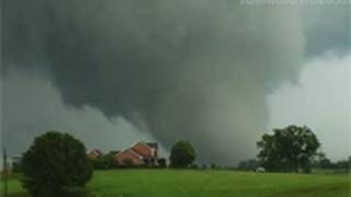 EF5 tornado April 27 2011 Tornado Outbreak in Mississippi and Alabama [upl. by Frentz]