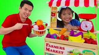 Wendy Pretend Play with Farmers Market Food Stand Toy Selling Fruits amp Veggies [upl. by Anurag]