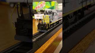 ATHEARN READY TO ROLL SD402 STARTUP AND PULL AWAY train modelrailwayscene modeltrains railroad [upl. by Oirasan]