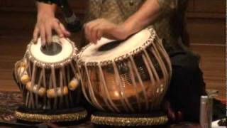 インドのアリフ・カーンのタブラ演奏  Arifs Story through Tabla in Tokyo [upl. by Ahsauqal834]