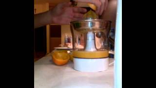 Wyciskacz do cytrusów Kenwood JE290 Citrus juice pressing appliance [upl. by Nomyt]