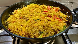 Restaurant style Singapore Noodles Stir Fry [upl. by Tremaine970]