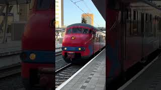 Mat ‘64 466 De Karel komt door Utrecht Centraal train dutchtrains [upl. by Noval881]