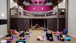 Beginners Balans  Vinyasa Yoga  LEVEL 1  Dolly [upl. by Gauldin]