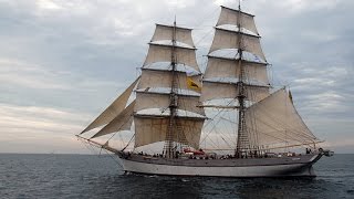 Brigg Tre Kronor af Stockholm  Hanse Sail Rostock 2014 [upl. by Dlonyar]