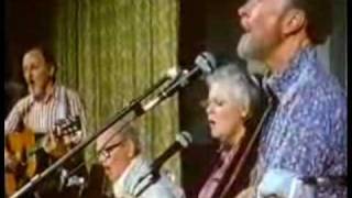 Pete Seeger amp The Weavers  Wimoweh [upl. by Aleekat968]